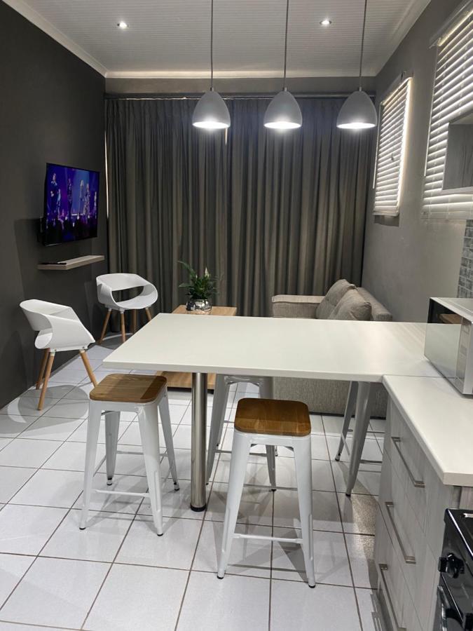 Adventure Apartment - Colchester - 5Km From Elephant Park Esterno foto