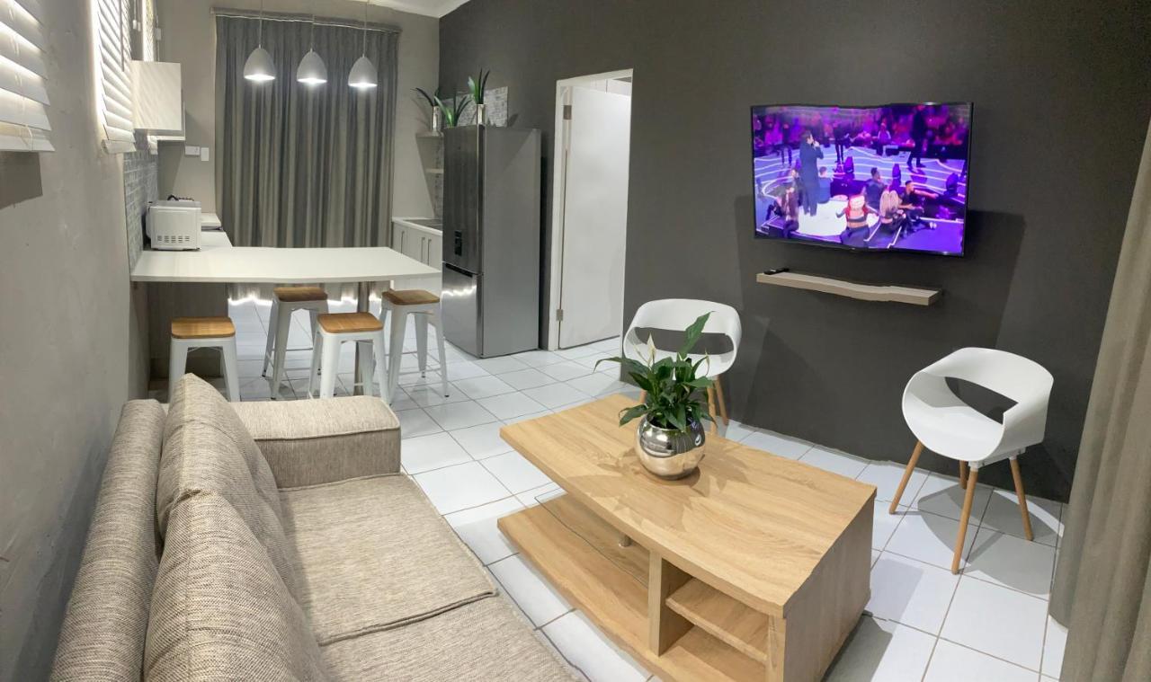 Adventure Apartment - Colchester - 5Km From Elephant Park Esterno foto