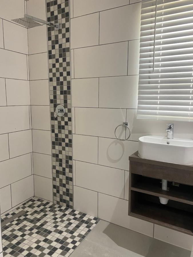 Adventure Apartment - Colchester - 5Km From Elephant Park Esterno foto