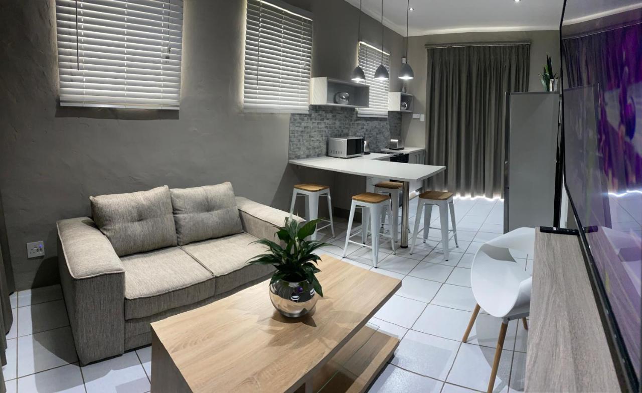 Adventure Apartment - Colchester - 5Km From Elephant Park Esterno foto