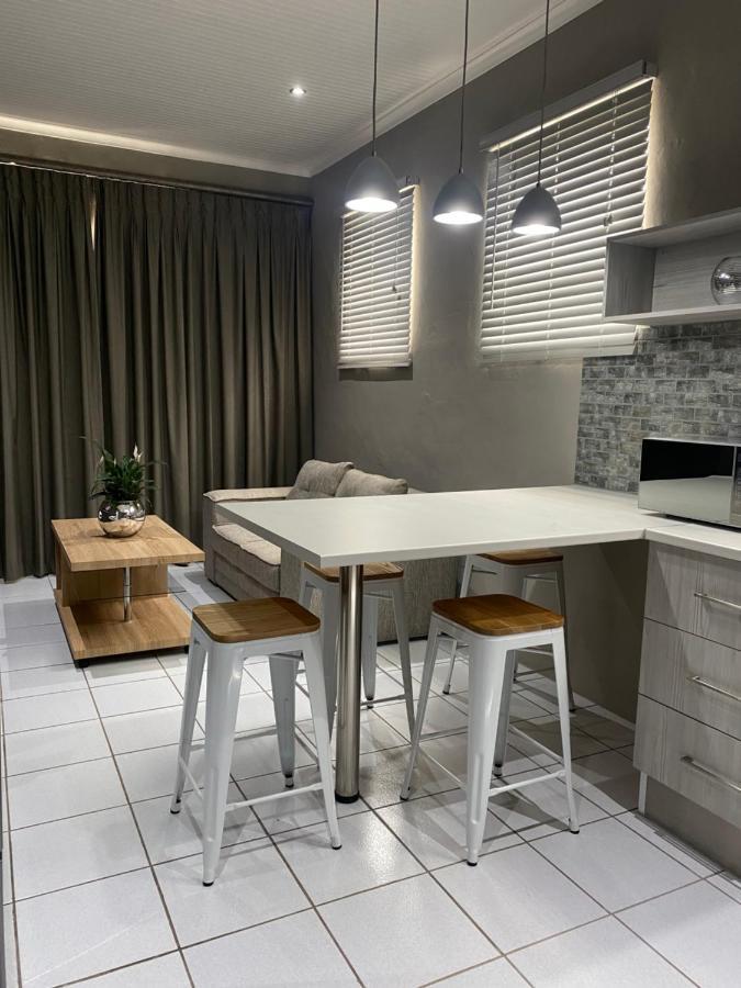 Adventure Apartment - Colchester - 5Km From Elephant Park Esterno foto
